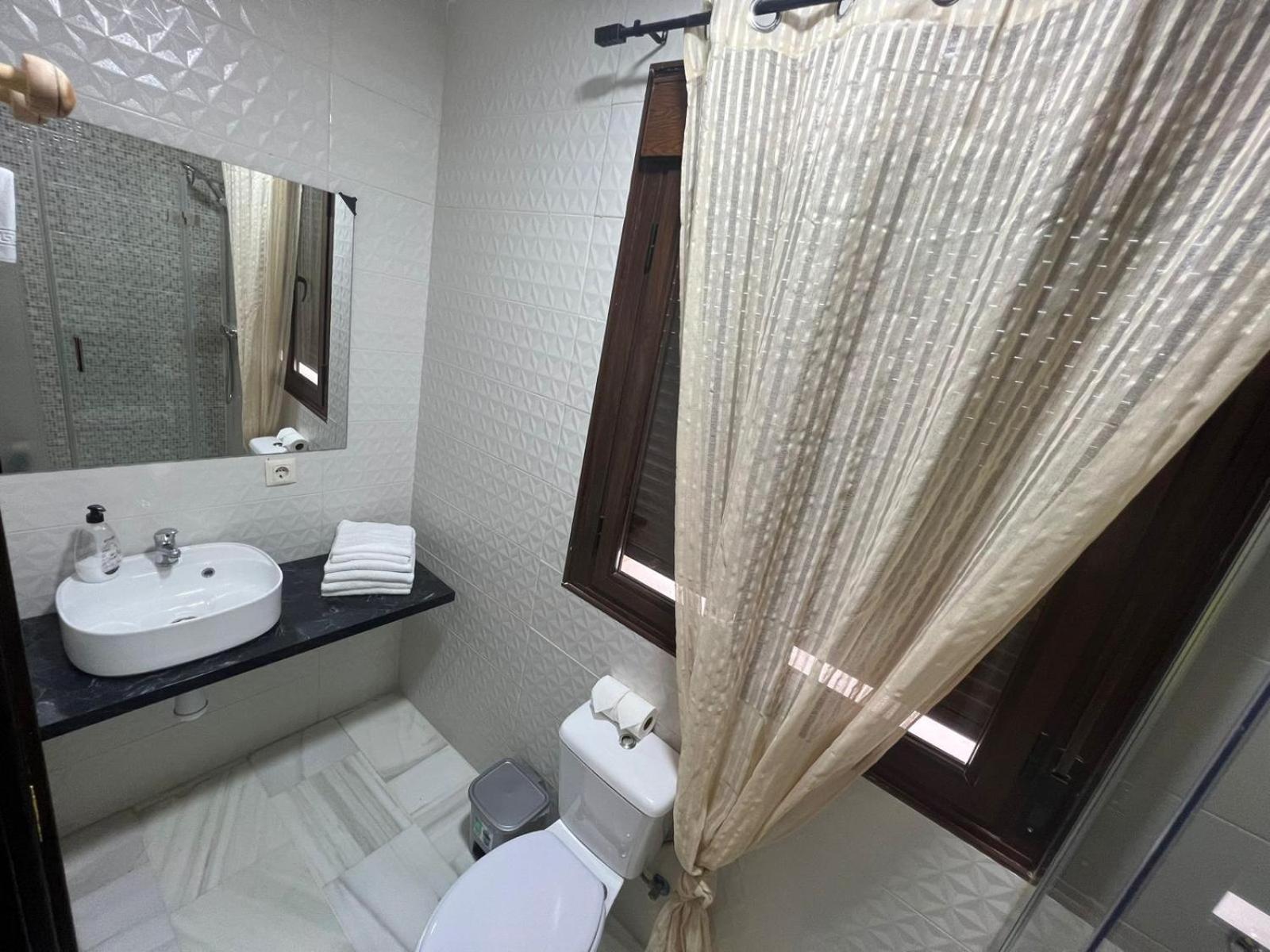 Hostal El Pasaje Пуенте-Хеніль Екстер'єр фото