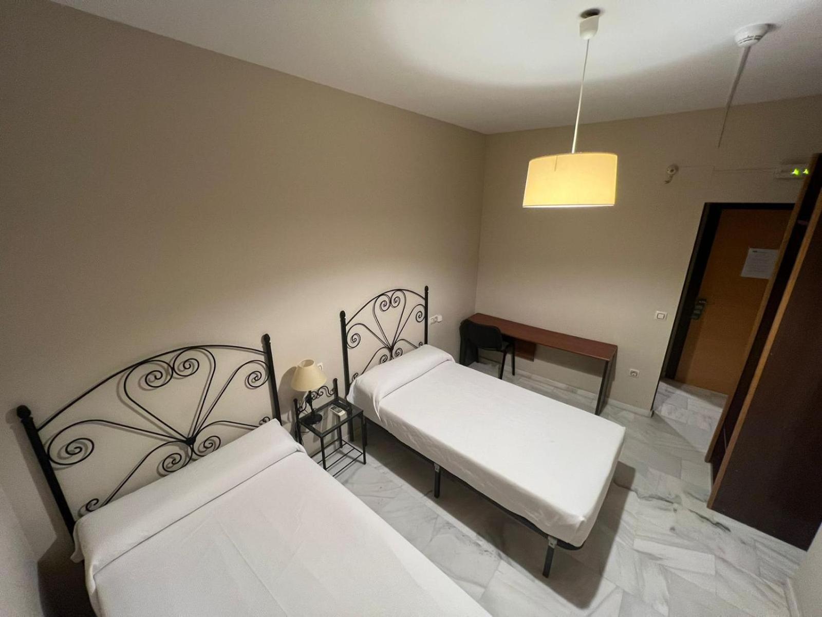 Hostal El Pasaje Пуенте-Хеніль Екстер'єр фото